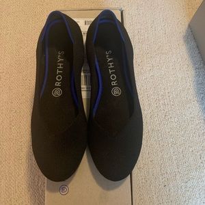 Black Round Toe Rothys